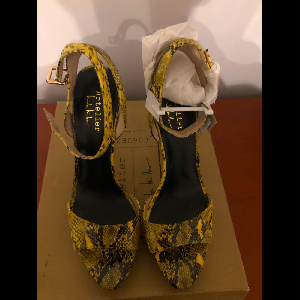 Nicole Miller Yellow Clark Platform Sandal 10